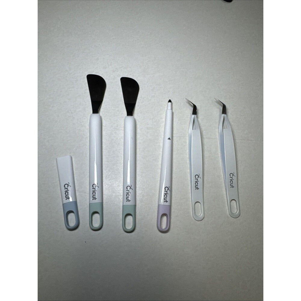Cricut Tool Set 5pc - 2 Tweezers - 2 Spatulas - 1 Scoring Stylus Bundle